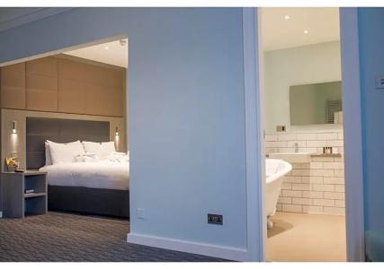 London Chigwell Prince Regent, BW Signature Collection - 80