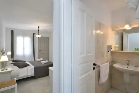 Parian Lithos Residence - 23