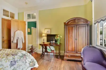 Maison Perrier Bed & Breakfast - 44