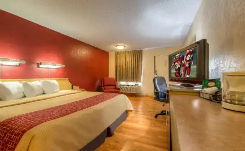 Red Roof Inn Tulsa - 6
