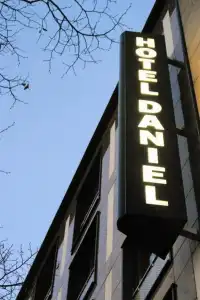 Daniel - 0