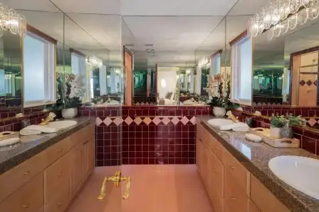 The Stradella Court Mansion - 16