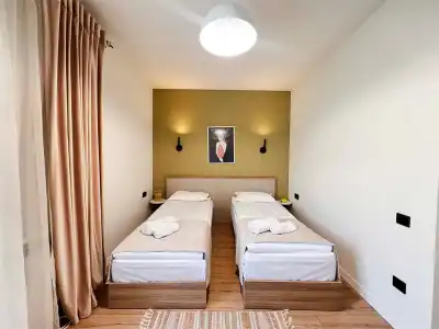 Motives Inn - 176