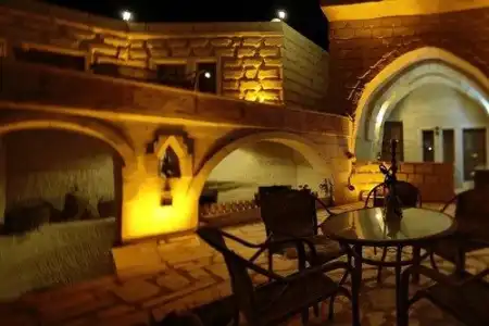 Kayatas Cave Suites - 18