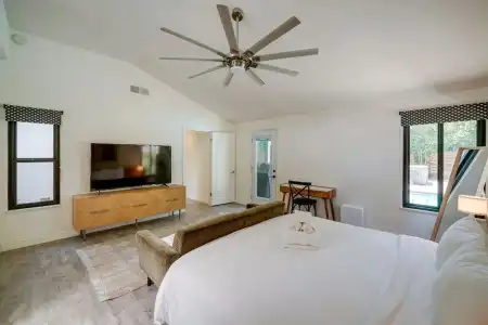 Bakersfield Oasis: Private Pool, Hot Tub & Patio! - 0