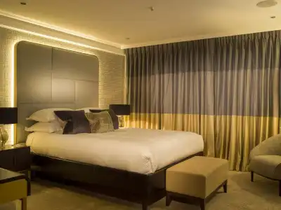 The Guardsman and Residences - 22