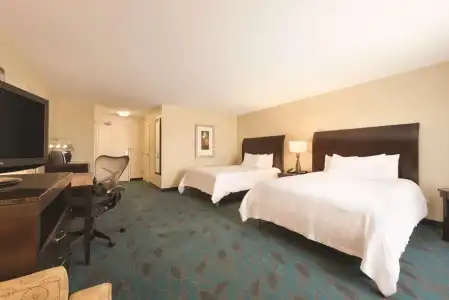 Hilton Garden Inn Fargo - 32