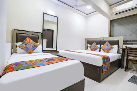 Kamran Residency - Near US Embassy - 28