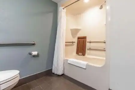 Quality Inn Memphis - 61