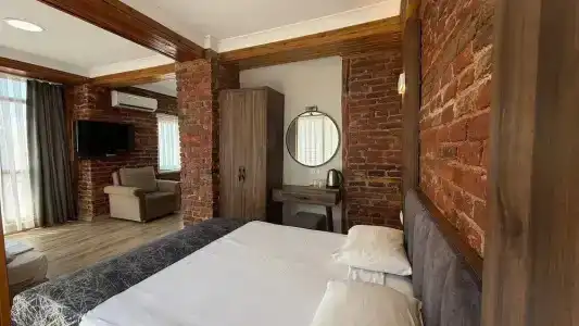 Han Suite - 112