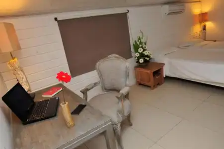 Constance Sakoa Boutik - 64