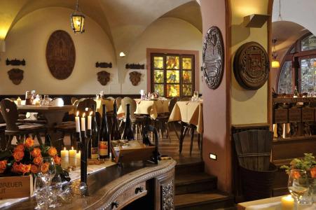 Breuer's Rüdesheimer Schloss - 7