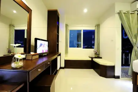 Ruen Buathong Boutique - 74