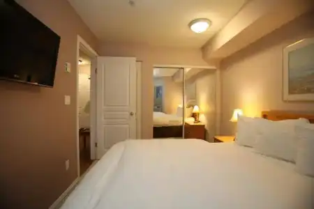 Times Square Suites - 27