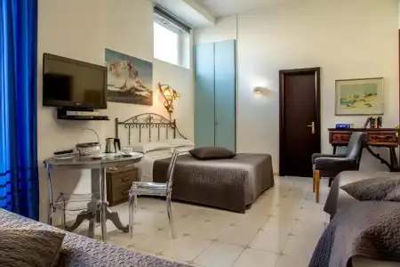 Roma Central Guest House - 52