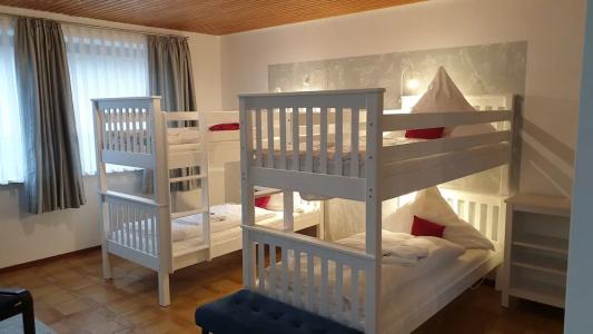 Schollers Restaurant & - 31