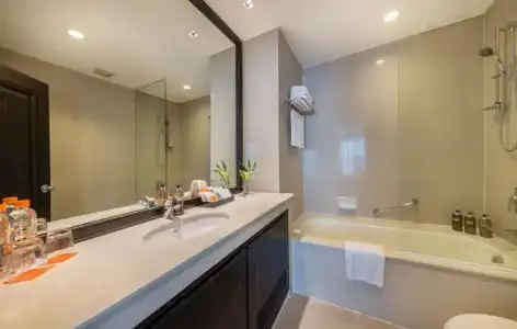 Bandara Silom Suites - 166