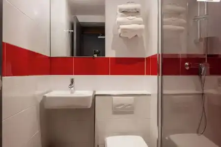 Hôtel Kyriad Paris 10 — Canal Saint Martin-République - 59