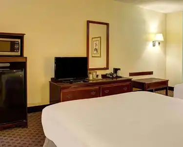 Quality Inn North - 4