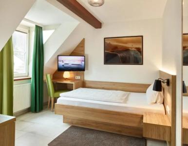 & Restaurant Burgschänke - 34