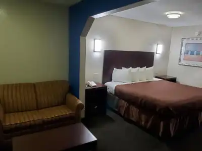 Executive Inn - 5