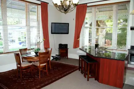 Merivale Manor - 44