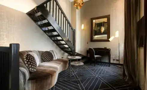 Pavillon de la Reine & Spa, Place des Vosges - 12
