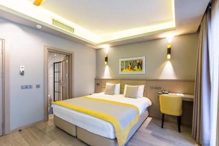 Seraglio & Suites - 78