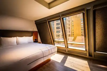 La Quinta Inn & Suites by Wyndham Times Square South - 21