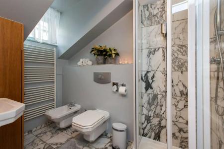 Black Star Suites - 8