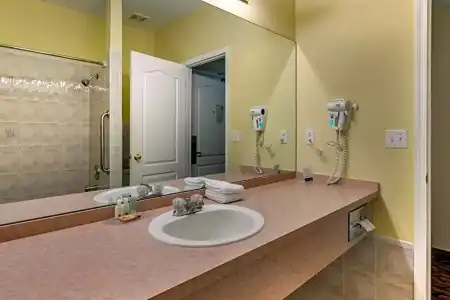 Rodeway Inn Clearwater - Central - 51