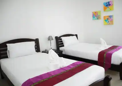 Phet Cha-am Plaza & Resort - 2