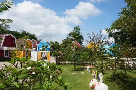 Color Ville Resort - 12