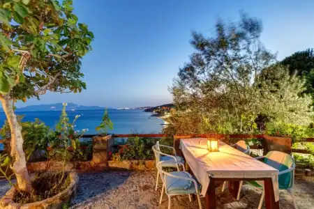 Assos Terrace - 9