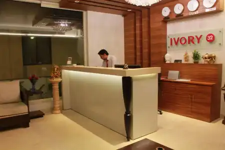 Ivory 32 - 14