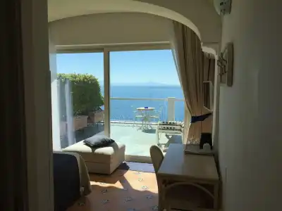 Bellevue Suite - 13