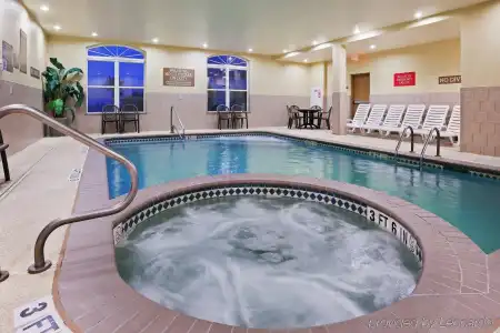 Comfort Inn & Suites Galveston Central Island near Pier - 11