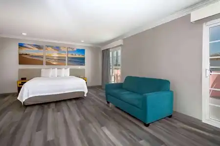 Days Inn by Wyndham Santa Monica - 64