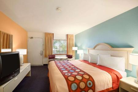 Super 8 by Wyndham Indio - 21