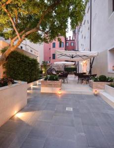 Santa Croce Boutique - 53