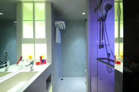 Citrus Sukhumvit 13 Nana Bangkok by Compass Hospitality - 9