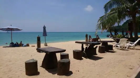 Koh Ngai Paradise Beach Resort - 3