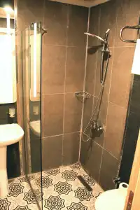The Reina - 31