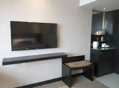 Skyline Plaza - 36