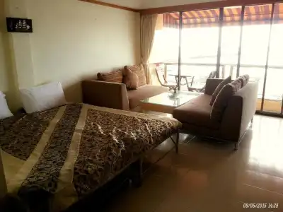 Seaview Sriracha - 108