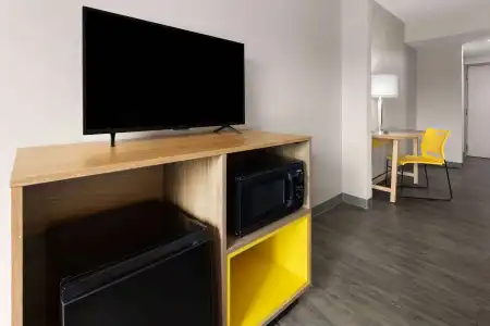 Days Inn & Suites by Wyndham Albany - 18