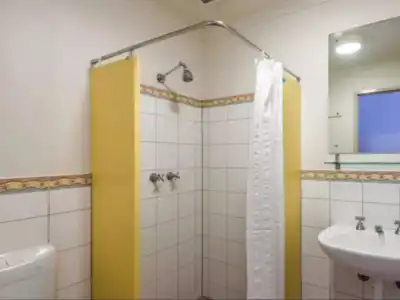 YHA Adelaide Central - 6