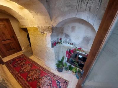 Armesos Cave - 23