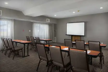 Country Inn & Suites by Radisson, Portland International Airport, OR - 14