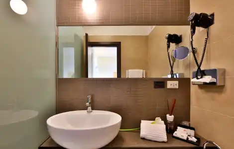 Best Western Plus Farnese - 8
